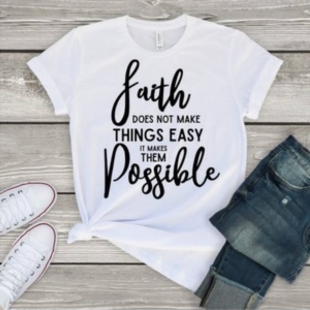 ✨NEW✨White Graphic Tee